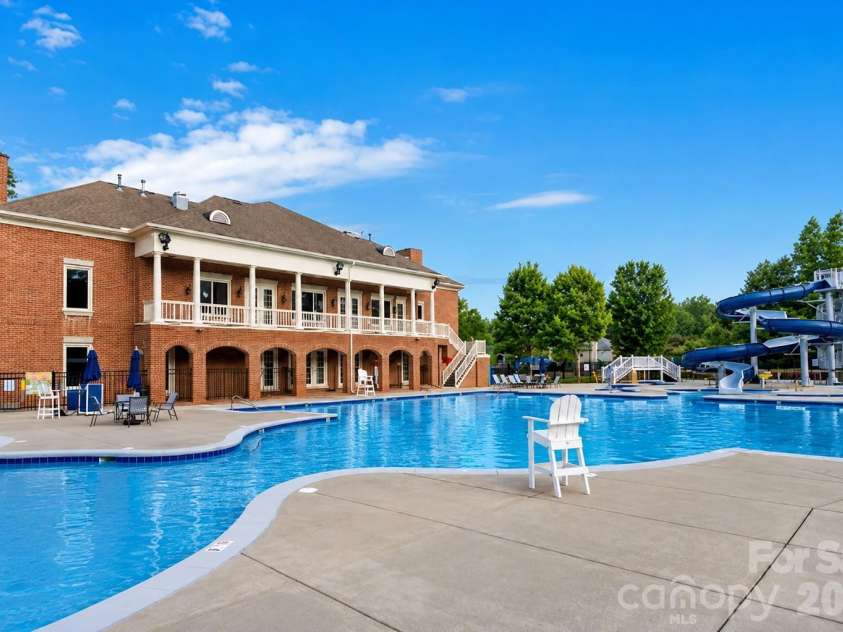 7010 Stanbury Drive, Matthews, NC 28104.  MLS# CAR4391261, YatesRealty ID 30719. 