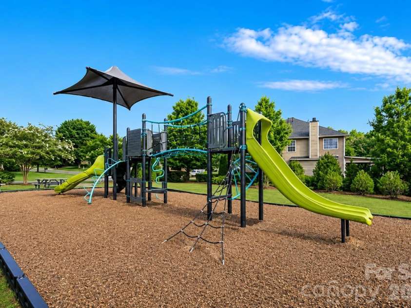 7010 Stanbury Drive, Matthews, NC 28104.  MLS# CAR4391261, YatesRealty ID 30719. 