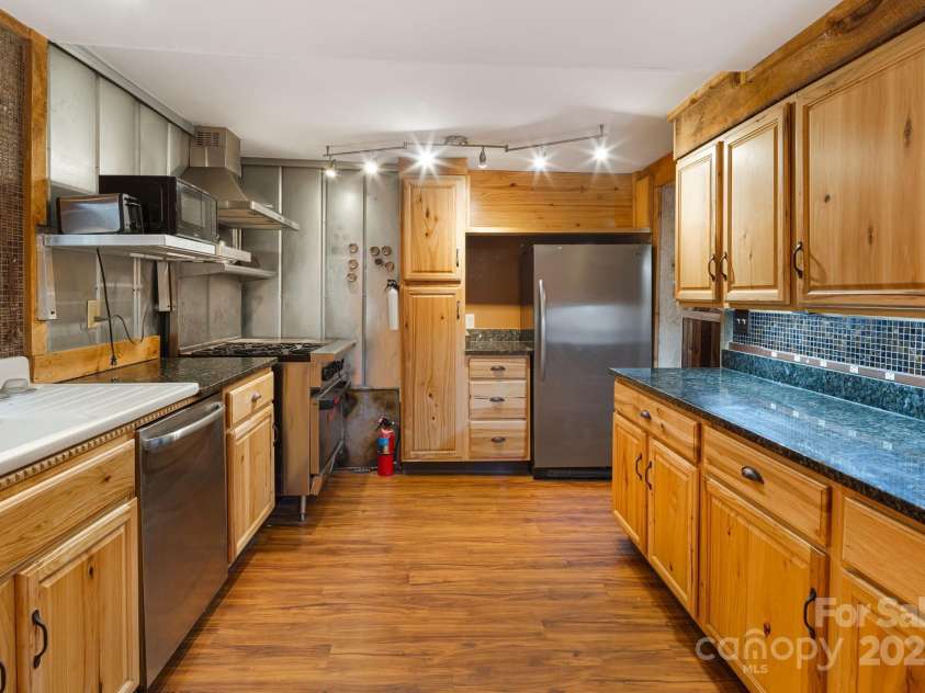 814 Little Creek Road, Burnsville, NC 28714.  MLS# CAR4328027, YatesRealty ID 3072. 