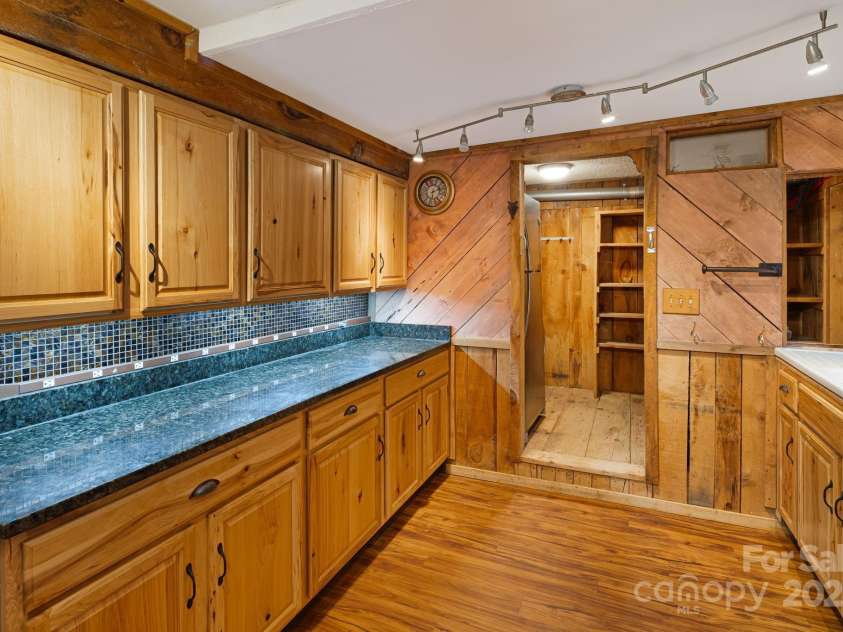 814 Little Creek Road, Burnsville, NC 28714.  MLS# CAR4328027, YatesRealty ID 3072. 