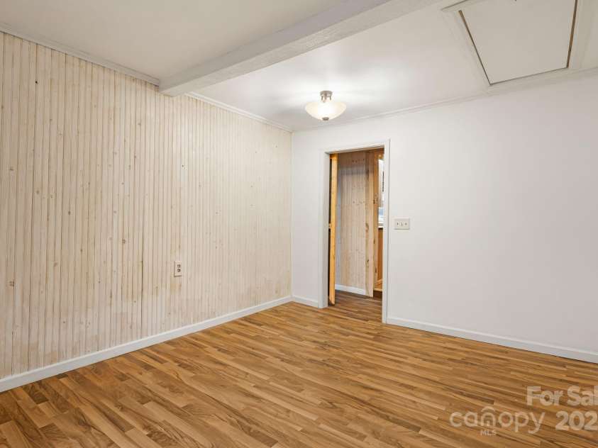 814 Little Creek Road, Burnsville, NC 28714.  MLS# CAR4328027, YatesRealty ID 3072. 