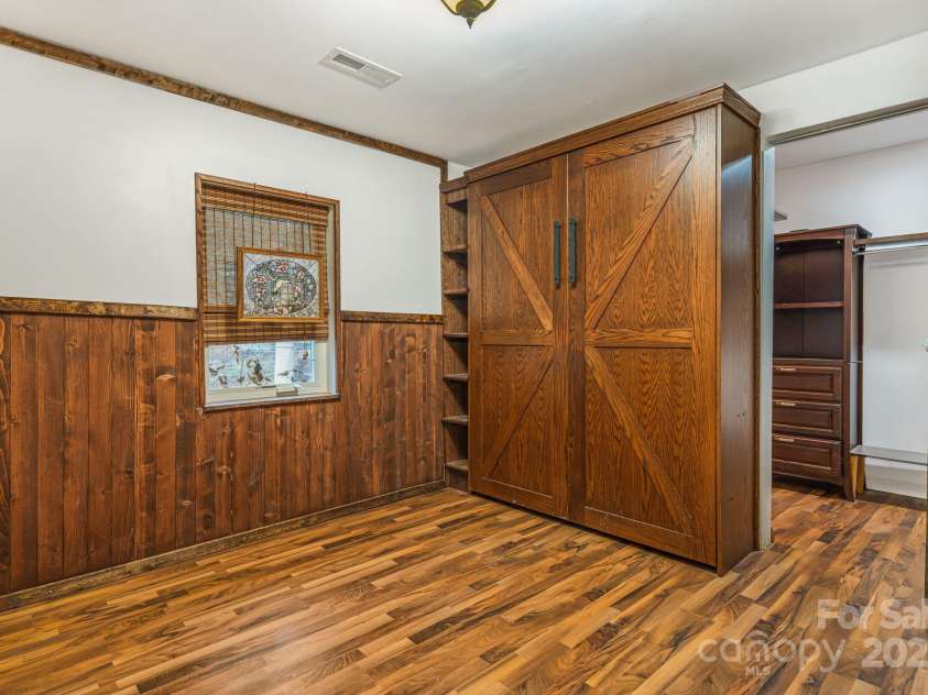 814 Little Creek Road, Burnsville, NC 28714.  MLS# CAR4328027, YatesRealty ID 3072. 