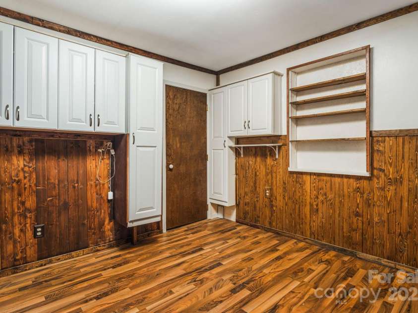 814 Little Creek Road, Burnsville, NC 28714.  MLS# CAR4328027, YatesRealty ID 3072. 