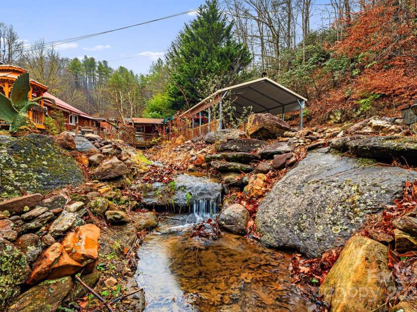 814 Little Creek Road, Burnsville, NC 28714.  MLS# CAR4328027, YatesRealty ID 3072. 