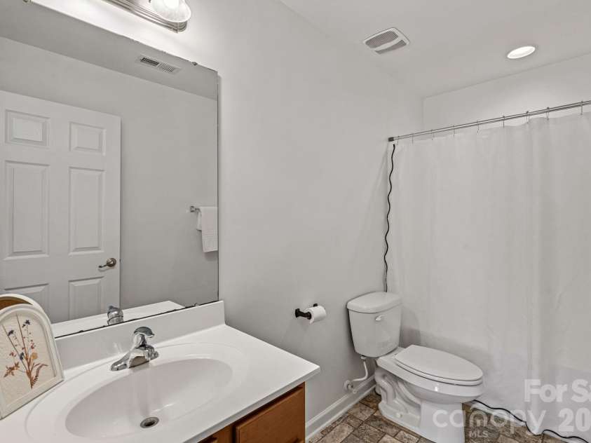 442 Almora Loop, Mooresville, NC 28115.  MLS# CAR4385982, YatesRealty ID 30720. Full bathroom-upstairs