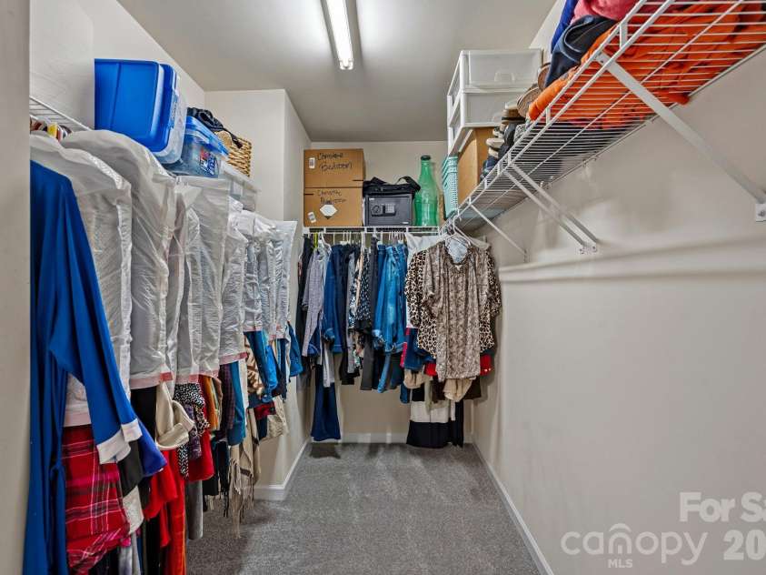 442 Almora Loop, Mooresville, NC 28115.  MLS# CAR4385982, YatesRealty ID 30720. Primary walk-in closet