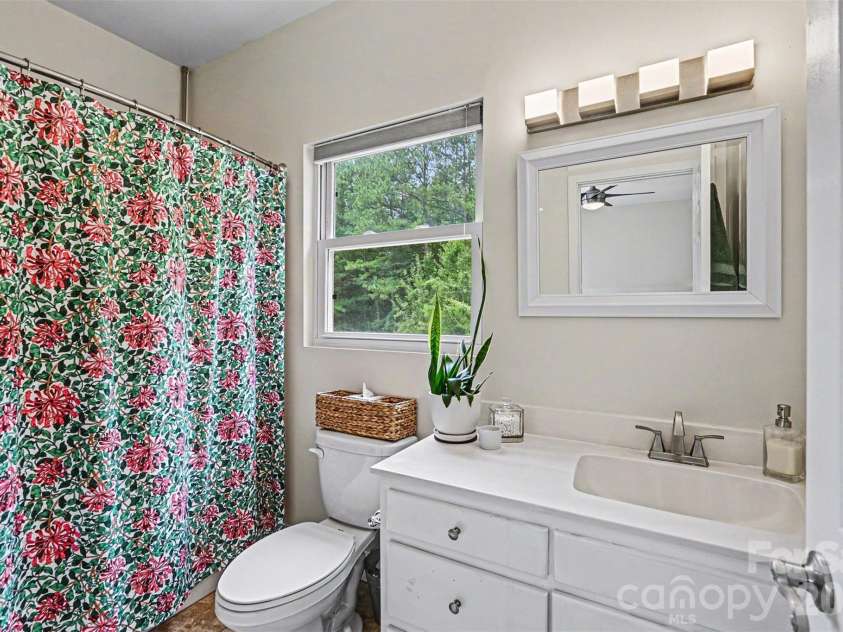 1380 Saddle Drive, York, SC 29745.  MLS# CAR4389573, YatesRealty ID 30722. 