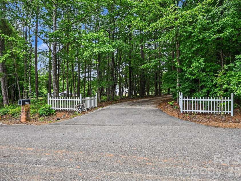 1380 Saddle Drive, York, SC 29745.  MLS# CAR4389573, YatesRealty ID 30722. 