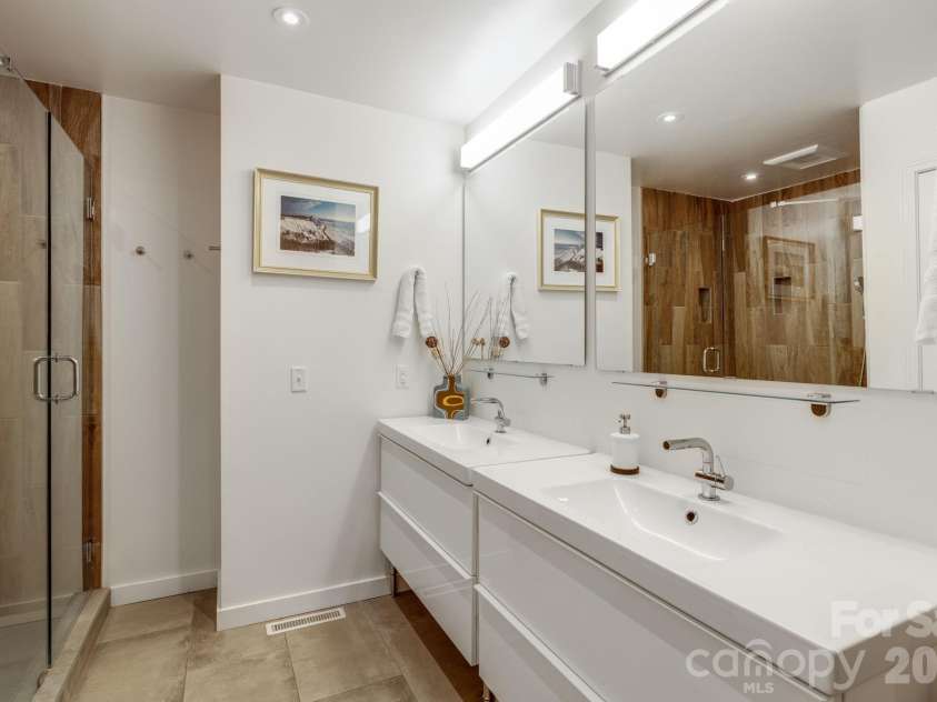 172 Amble Lane, Fletcher, NC 28732.  MLS# CAR4388988, YatesRealty ID 30723. 