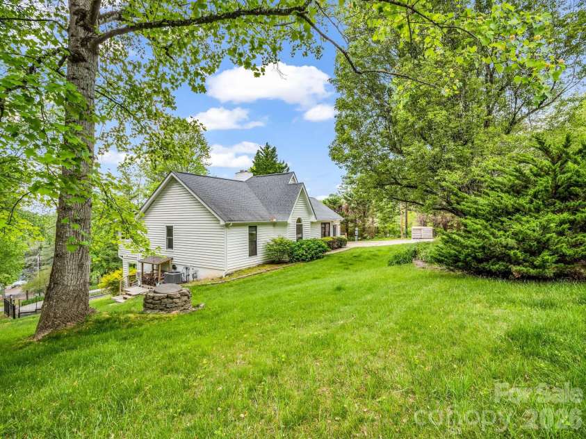 172 Amble Lane, Fletcher, NC 28732.  MLS# CAR4388988, YatesRealty ID 30723. 