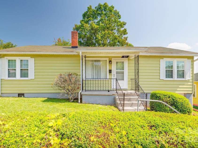 37 Taft Avenue, Asheville, NC 28803.  MLS# CAR4267282, YatesRealty ID 30723. 