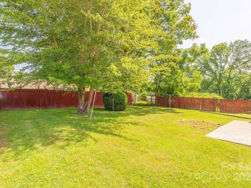 37 Taft Avenue, Asheville, NC 28803.  MLS# CAR4267282, YatesRealty ID 30723. 