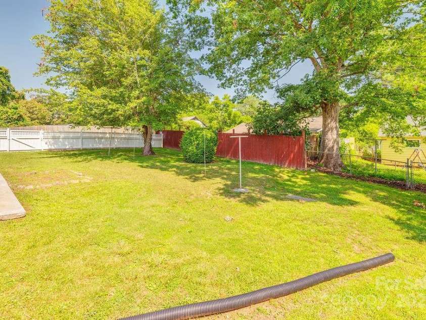 37 Taft Avenue, Asheville, NC 28803.  MLS# CAR4267282, YatesRealty ID 30723. 