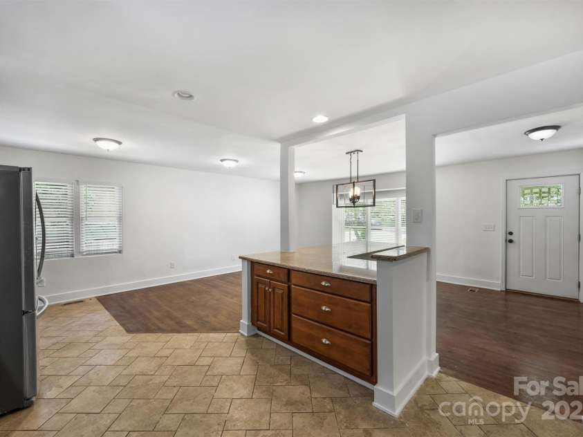 3408 Winterfield Place, Charlotte, NC 28205.  MLS# CAR4284474, YatesRealty ID 30724. Dining Area