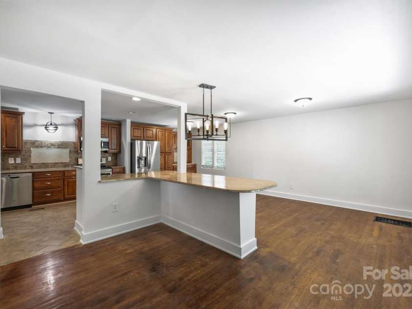 3408 Winterfield Place, Charlotte, NC 28205.  MLS# CAR4284474, YatesRealty ID 30724. Entry/Dining Area