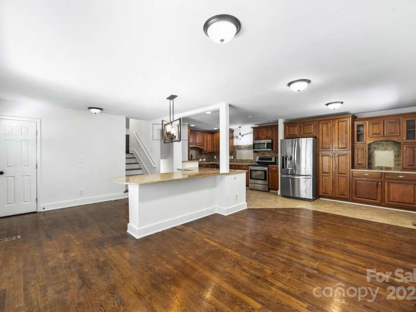 3408 Winterfield Place, Charlotte, NC 28205.  MLS# CAR4284474, YatesRealty ID 30724. Entry/Dining Area