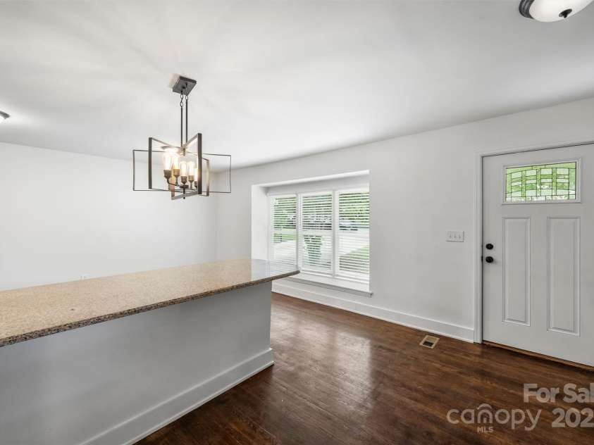3408 Winterfield Place, Charlotte, NC 28205.  MLS# CAR4284474, YatesRealty ID 30724. Large Island - Just wait till you see it in person!