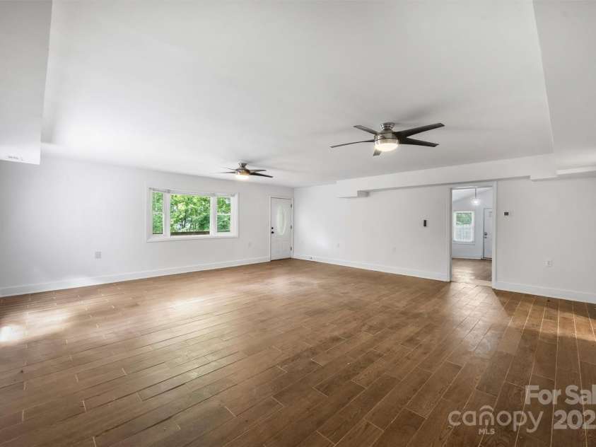 3408 Winterfield Place, Charlotte, NC 28205.  MLS# CAR4284474, YatesRealty ID 30724. Living Room