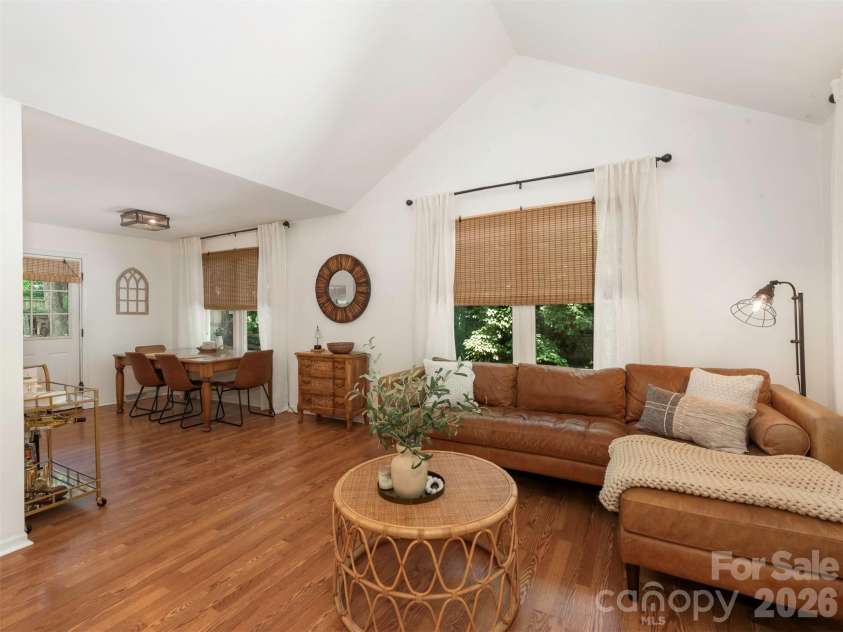 3814 Wonderland Drive, Matthews, NC 28104.  MLS# CAR4391845, YatesRealty ID 30724. Cathedral ceiling