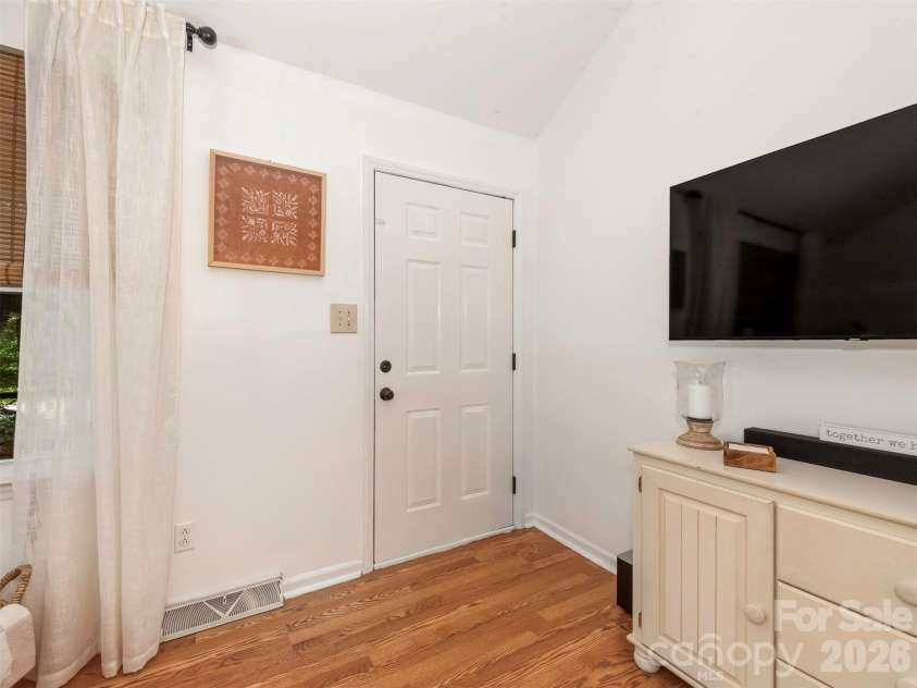 3814 Wonderland Drive, Matthews, NC 28104.  MLS# CAR4391845, YatesRealty ID 30724. Entry