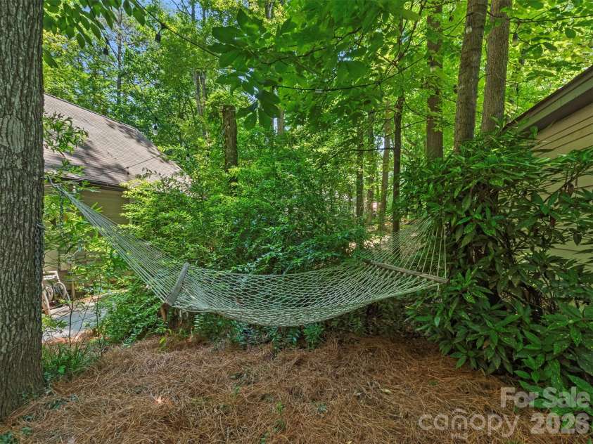 3814 Wonderland Drive, Matthews, NC 28104.  MLS# CAR4391845, YatesRealty ID 30724. Peaceful backyard