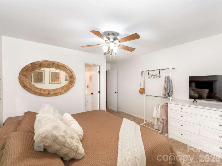 3814 Wonderland Drive, Matthews, NC 28104.  MLS# CAR4391845, YatesRealty ID 30724. Primary