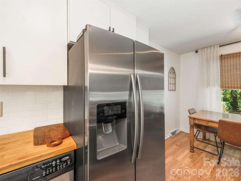 3814 Wonderland Drive, Matthews, NC 28104.  MLS# CAR4391845, YatesRealty ID 30724. Refrigerator