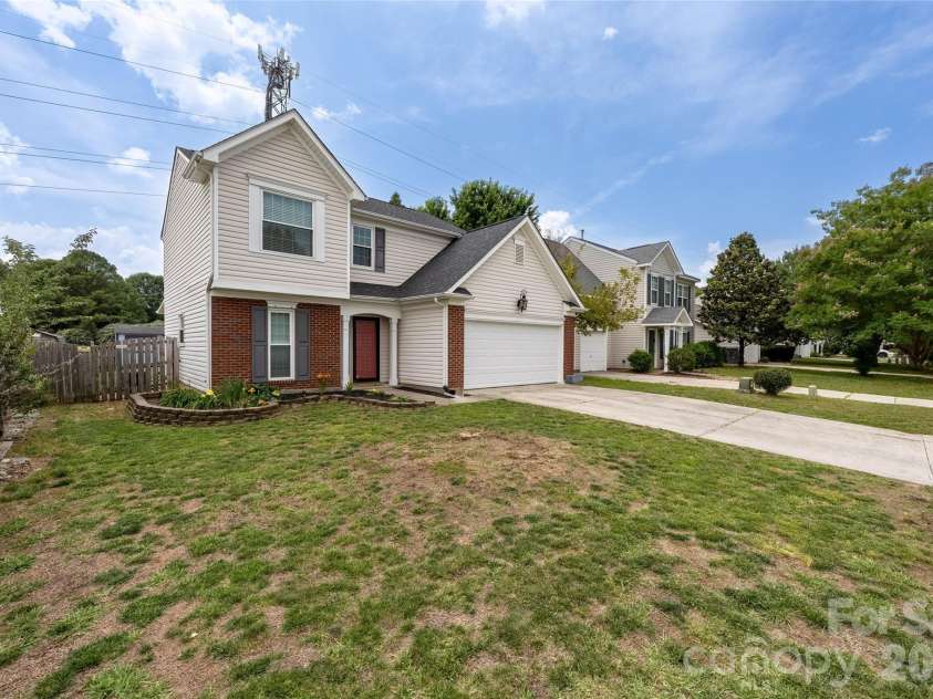 9535 Forest Path Drive, Charlotte, NC 28269.  MLS# CAR4388115, YatesRealty ID 30726. Front of Home