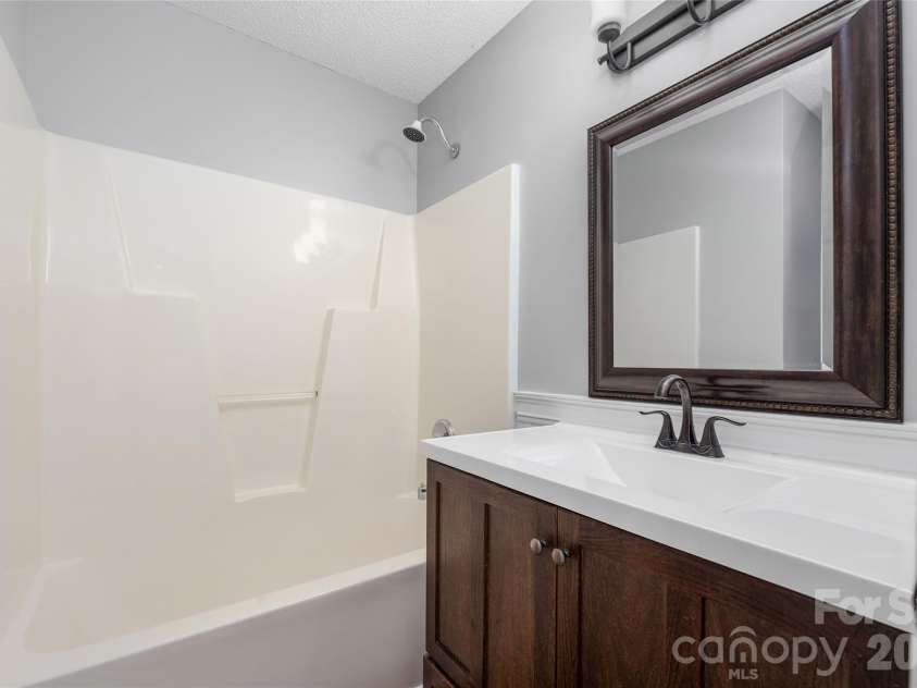 9535 Forest Path Drive, Charlotte, NC 28269.  MLS# CAR4388115, YatesRealty ID 30726. Full bath upper level