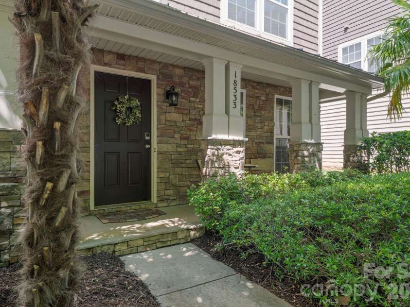 18533 The Commons Boulevard, Cornelius, NC 28031.  MLS# CAR4374906, YatesRealty ID 30727. 