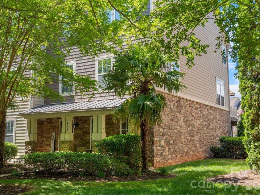 18533 The Commons Boulevard, Cornelius, NC 28031.  MLS# CAR4374906, YatesRealty ID 30727. 