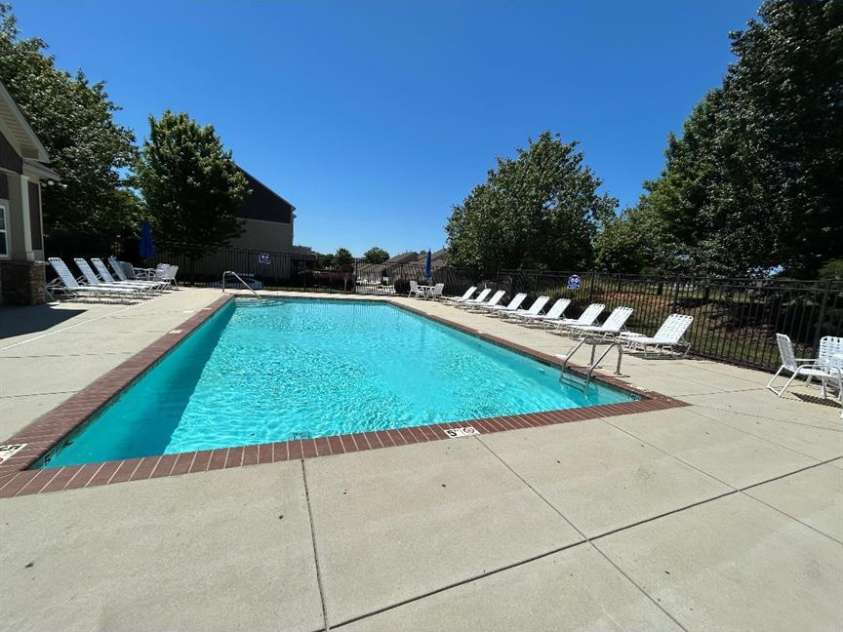 18533 The Commons Boulevard, Cornelius, NC 28031.  MLS# CAR4374906, YatesRealty ID 30727. Community Pool