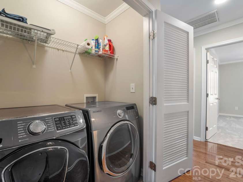 18533 The Commons Boulevard, Cornelius, NC 28031.  MLS# CAR4374906, YatesRealty ID 30727. Laundry