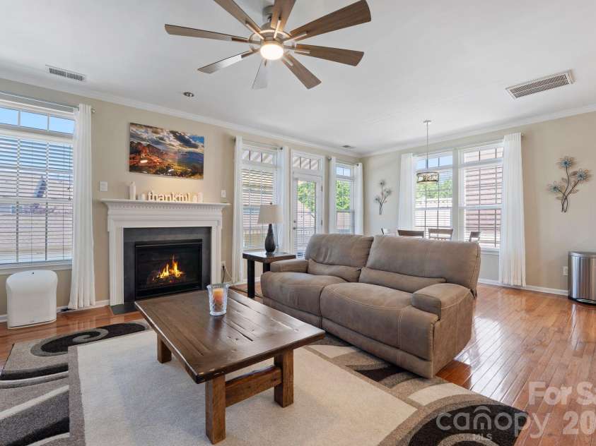 18533 The Commons Boulevard, Cornelius, NC 28031.  MLS# CAR4374906, YatesRealty ID 30727. Open Floor Plan: Great Room