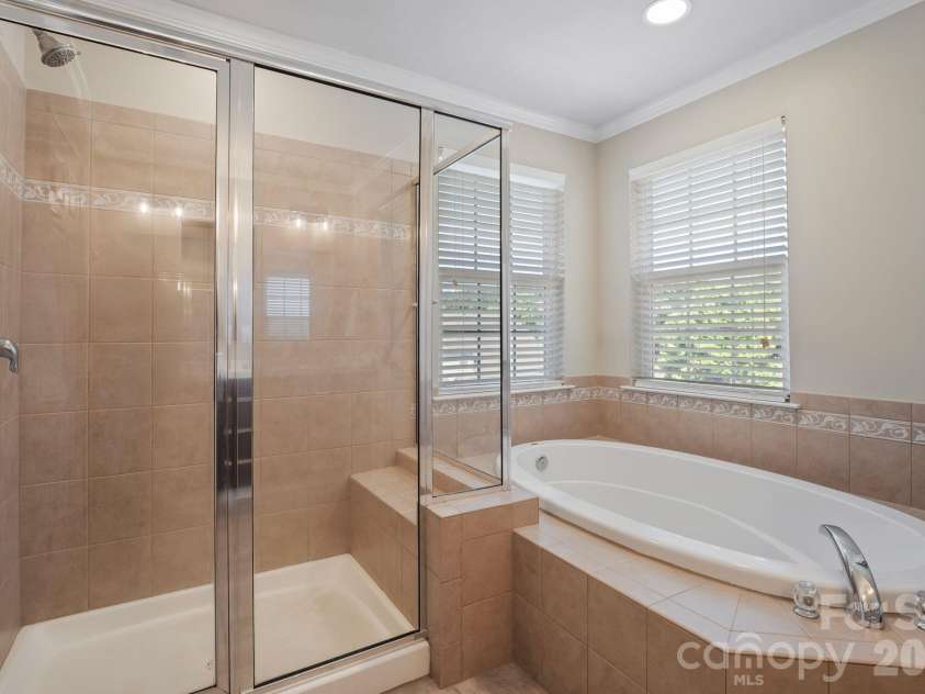 18533 The Commons Boulevard, Cornelius, NC 28031.  MLS# CAR4374906, YatesRealty ID 30727. Primary Bathroom