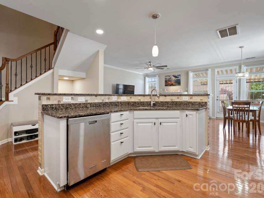 18533 The Commons Boulevard, Cornelius, NC 28031.  MLS# CAR4374906, YatesRealty ID 30727. Spacious Kitchen