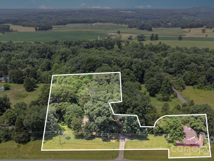 3891 Wilkesboro Highway, Statesville, NC 28625.  MLS# CAR4272069, YatesRealty ID 30727. 