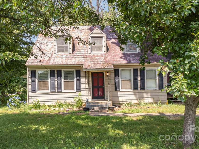 3891 Wilkesboro Highway, Statesville, NC 28625.  MLS# CAR4272069, YatesRealty ID 30727. 