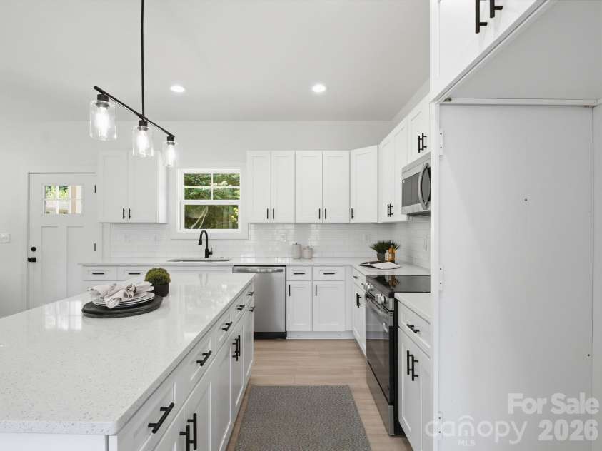 2802 Willow Street, Charlotte, NC 28208.  MLS# CAR4391010, YatesRealty ID 30728. 