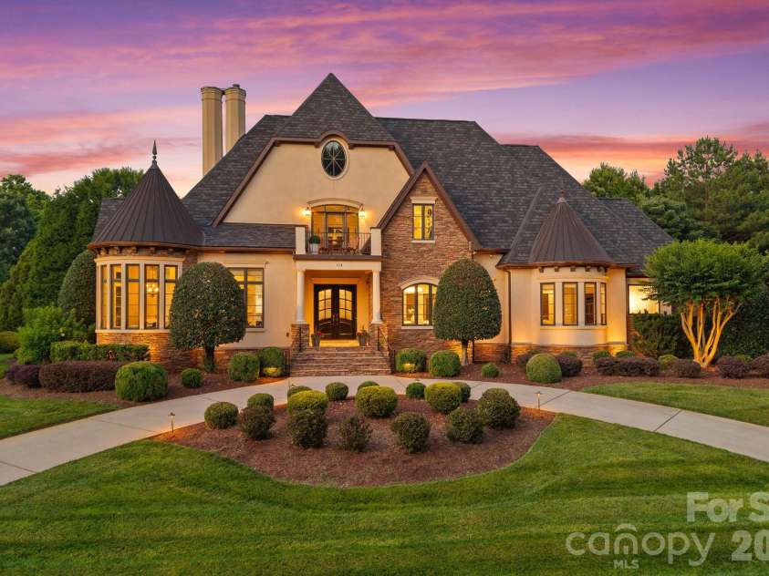 114 Thurstons Way, Mooresville, NC 28117.  MLS# CAR4393172, YatesRealty ID 30729. 