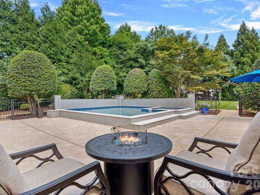 114 Thurstons Way, Mooresville, NC 28117.  MLS# CAR4393172, YatesRealty ID 30729. 