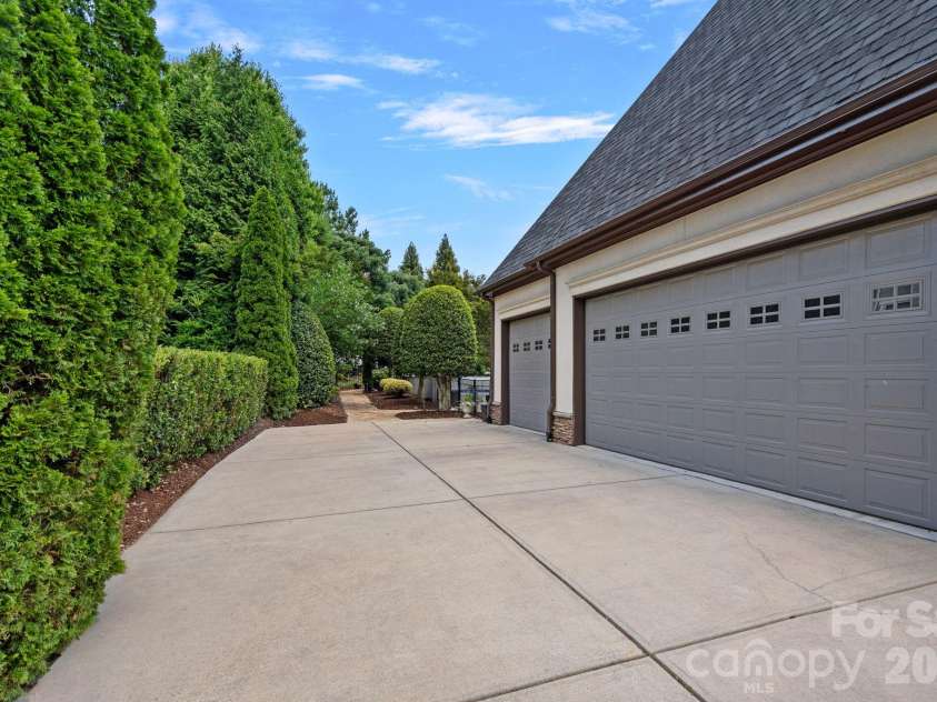 114 Thurstons Way, Mooresville, NC 28117.  MLS# CAR4393172, YatesRealty ID 30729. 