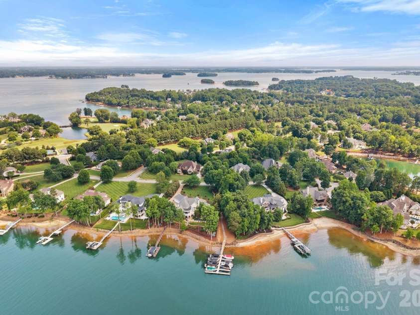 114 Thurstons Way, Mooresville, NC 28117.  MLS# CAR4393172, YatesRealty ID 30729. 