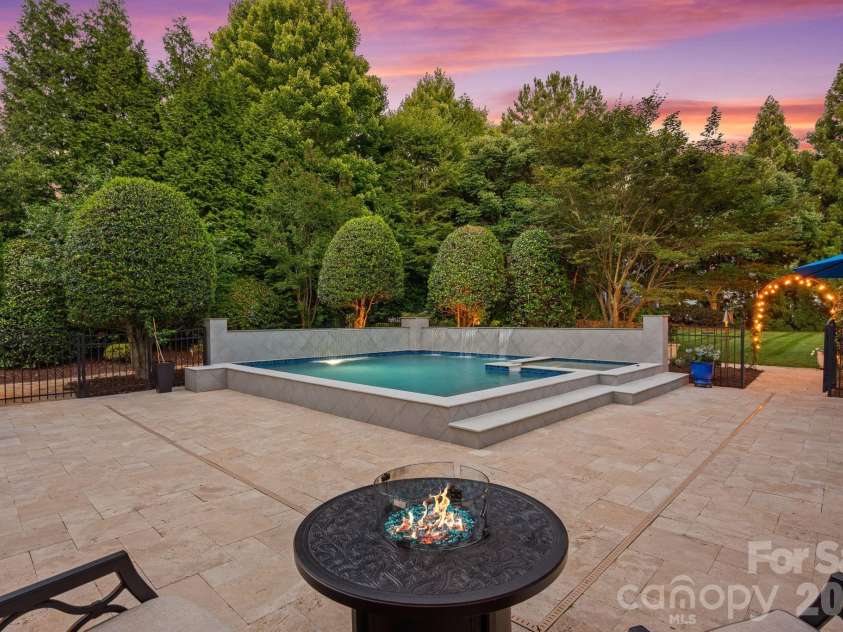114 Thurstons Way, Mooresville, NC 28117.  MLS# CAR4393172, YatesRealty ID 30729. 