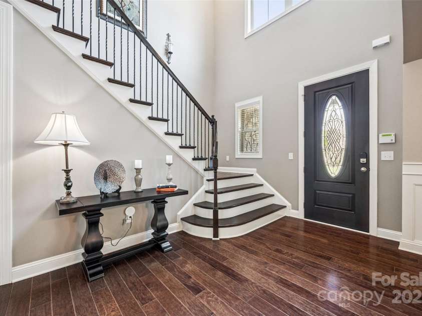 16547 Bastille Drive, Charlotte, NC 28278.  MLS# CAR4271033, YatesRealty ID 30729. 