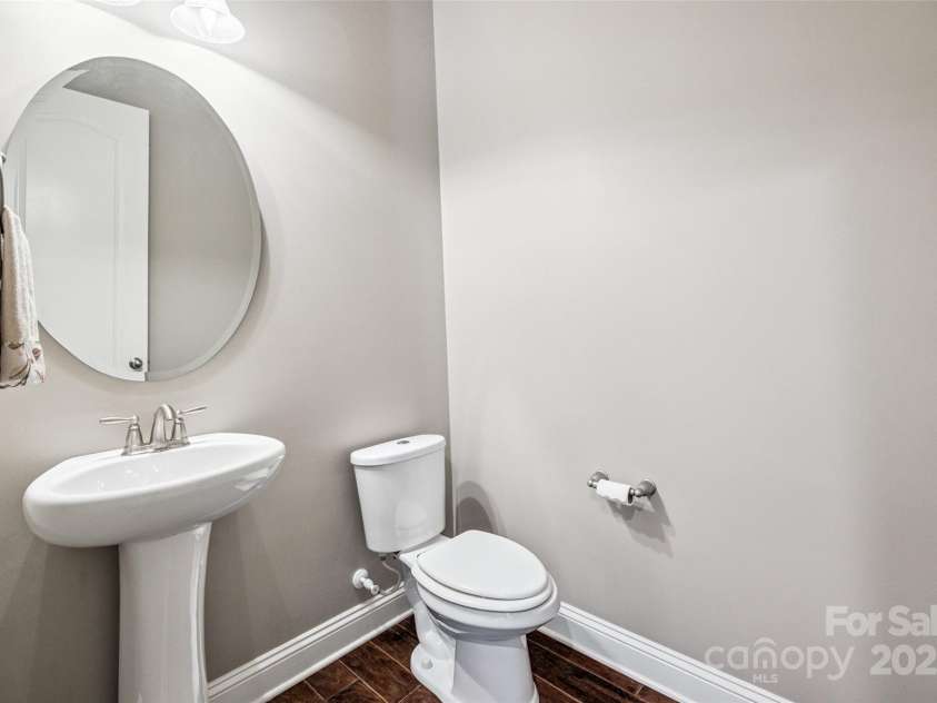 16547 Bastille Drive, Charlotte, NC 28278.  MLS# CAR4271033, YatesRealty ID 30729. 