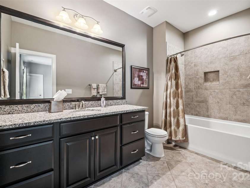 16547 Bastille Drive, Charlotte, NC 28278.  MLS# CAR4271033, YatesRealty ID 30729. 