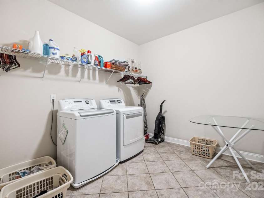 16547 Bastille Drive, Charlotte, NC 28278.  MLS# CAR4271033, YatesRealty ID 30729. 