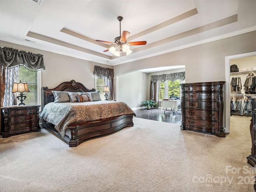 16547 Bastille Drive, Charlotte, NC 28278.  MLS# CAR4271033, YatesRealty ID 30729. 