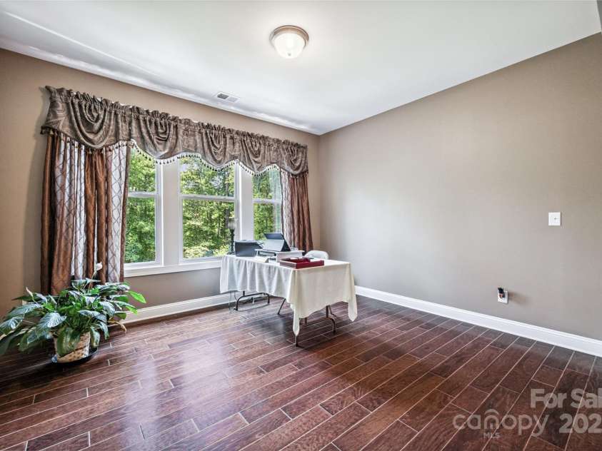 16547 Bastille Drive, Charlotte, NC 28278.  MLS# CAR4271033, YatesRealty ID 30729. 